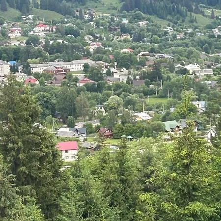 Holiday home три ялинки